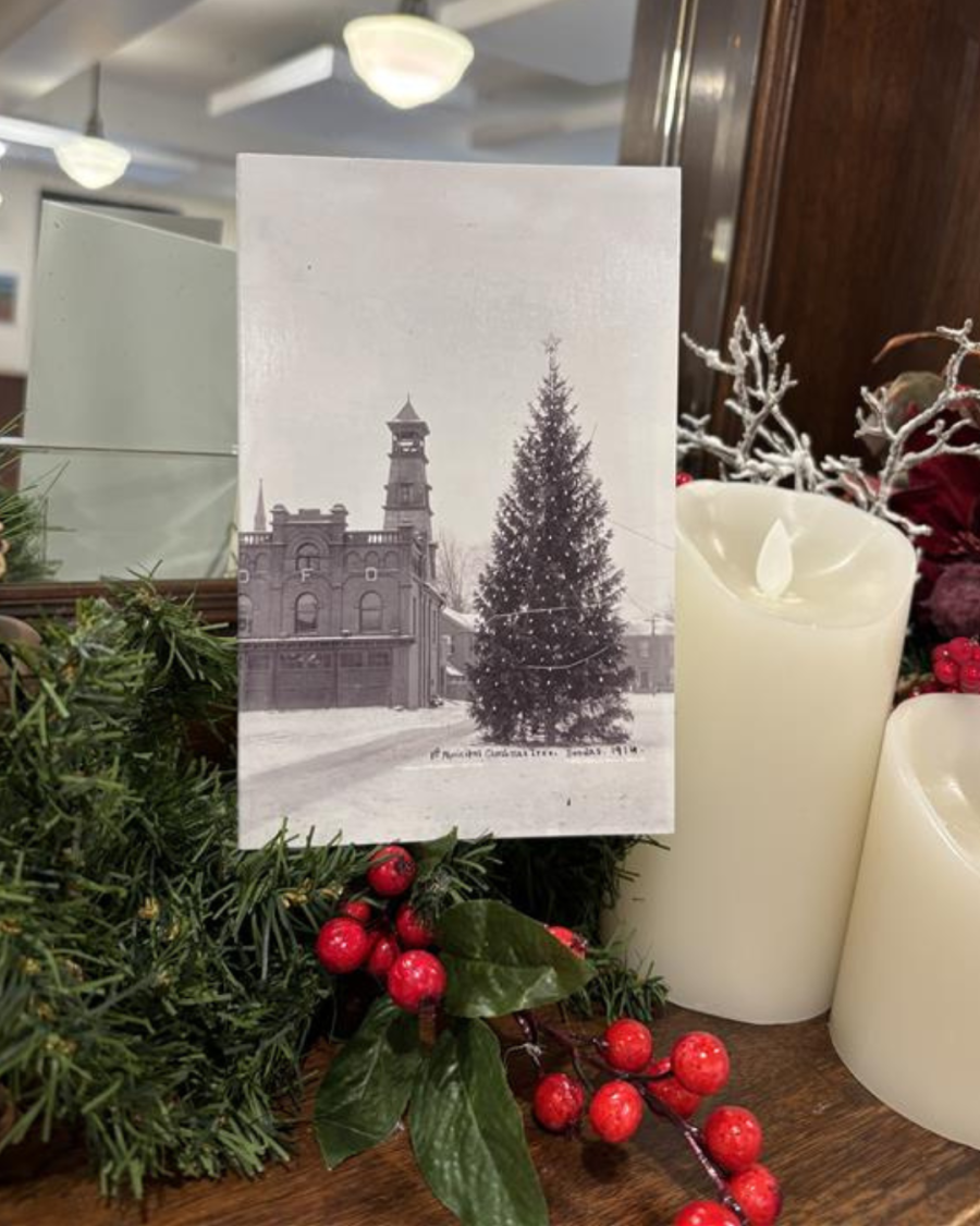 1 02. - 1st Municipal Christmas Tree Lighting Greeting Card (Single Card)